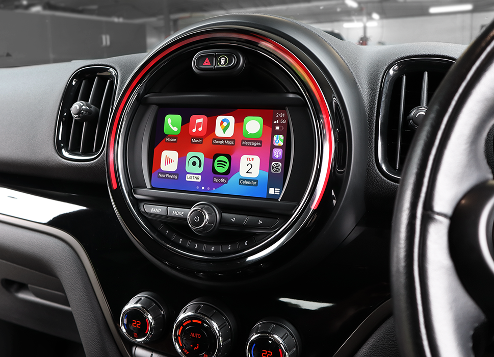 MINI APPLE CARPLAY AND ANDROID AUTO INTERFACE